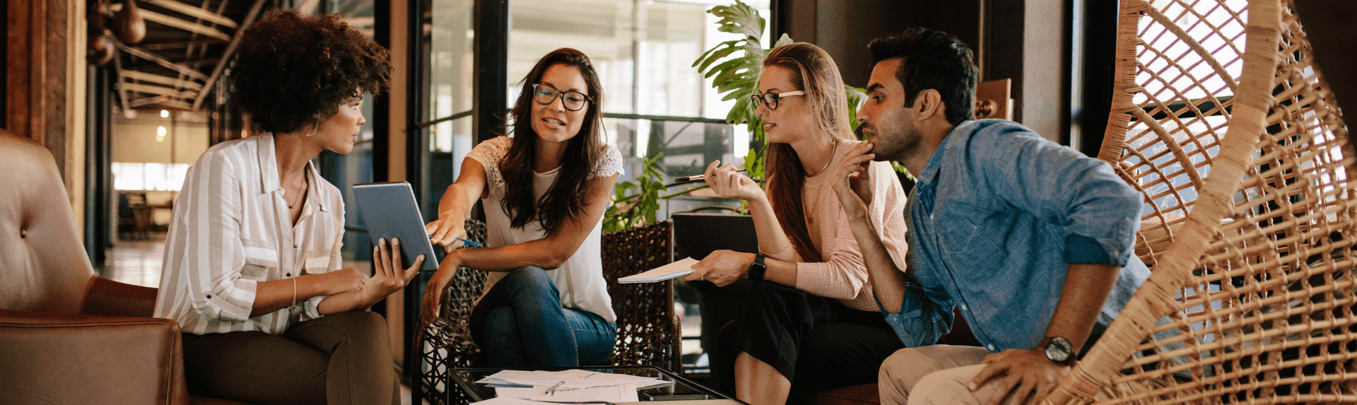 HelplineGo contact banner